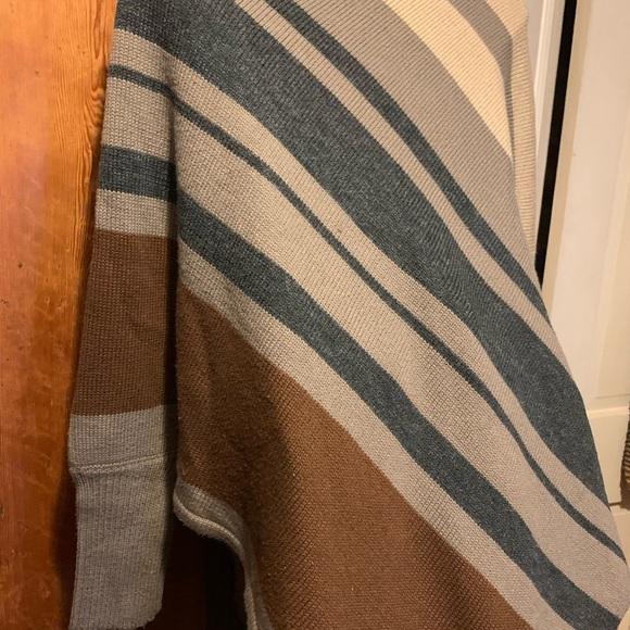 NWOT Dress Barn Poncho - Picture 9 of 12